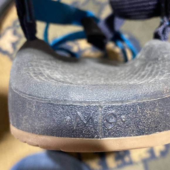 Chaco Hiking Sandals Strappy Toe Hole Women's​​ - Picture 4 of 7